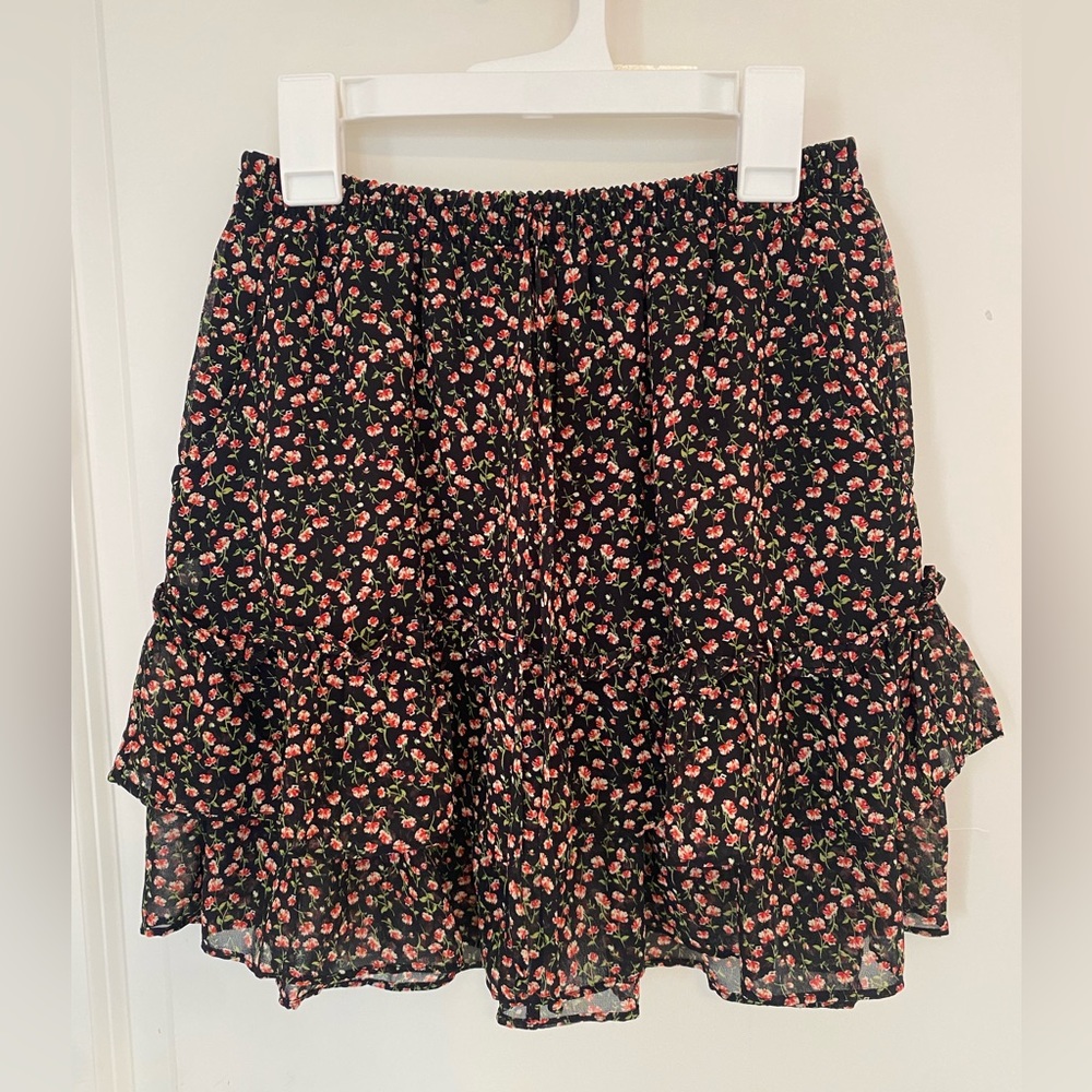 🆕NWOT Sienna Sky Women’s Floral Ruffle Tiered Miniskirt Size XS NWOT